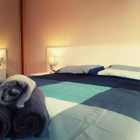 Con Terraza, Piscina, Padel Y Parking * فوز